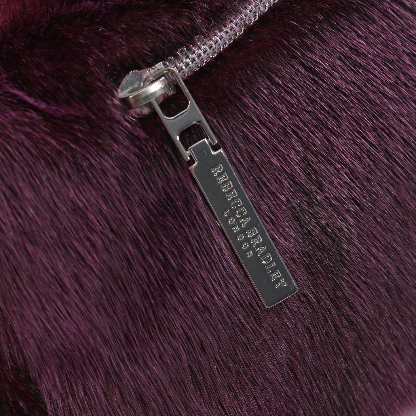 Seal Bumbag in Berry